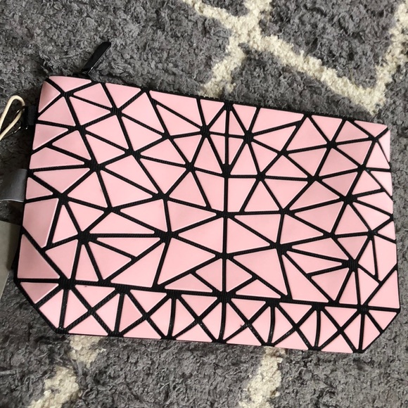 💕NWT Pink Geometric pouch/ cosmetic bag NEW - Picture 2 of 4